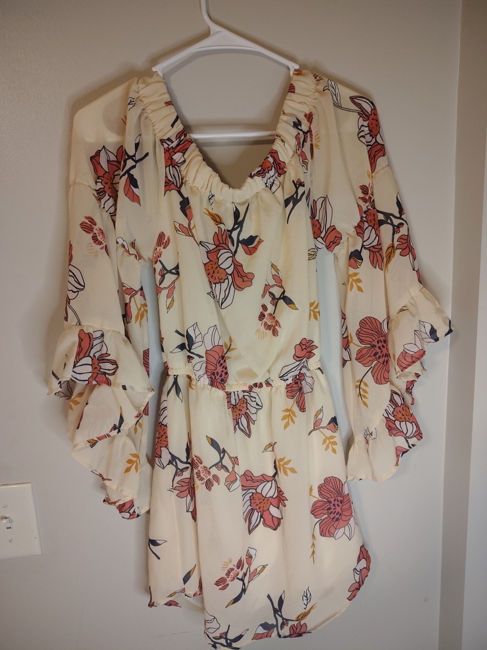Vintage Cream Floral Bell Sleeves Ruffle Mini Boho Sheek Minimalist Dress